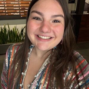 Meet your Posher, Raeya